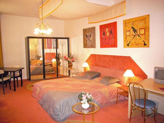 Central Budget Hotel Bonn Room photo